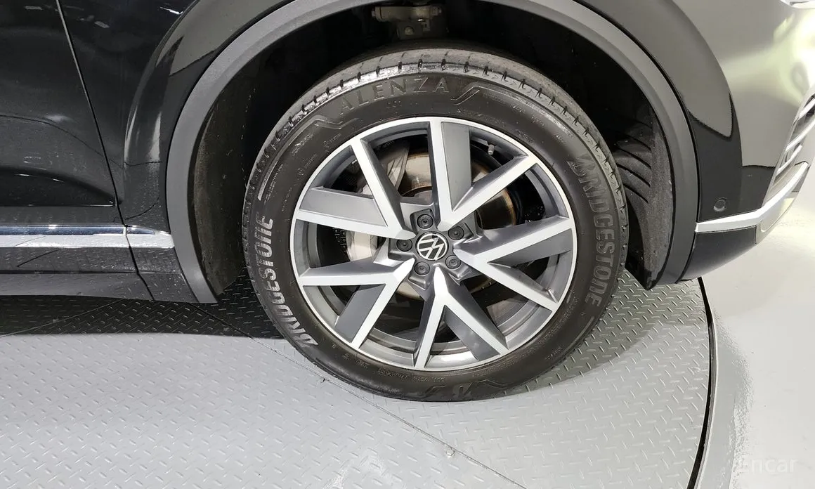 Фото 5 - Volkswagen Touareg