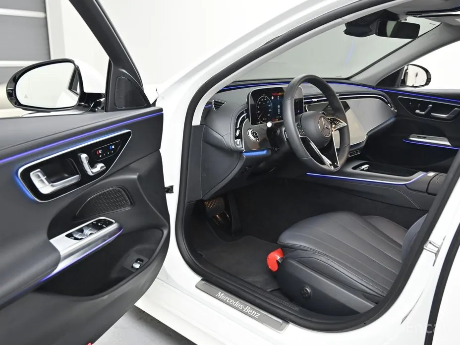 Фото 11 - Mercedes-Benz E-Class