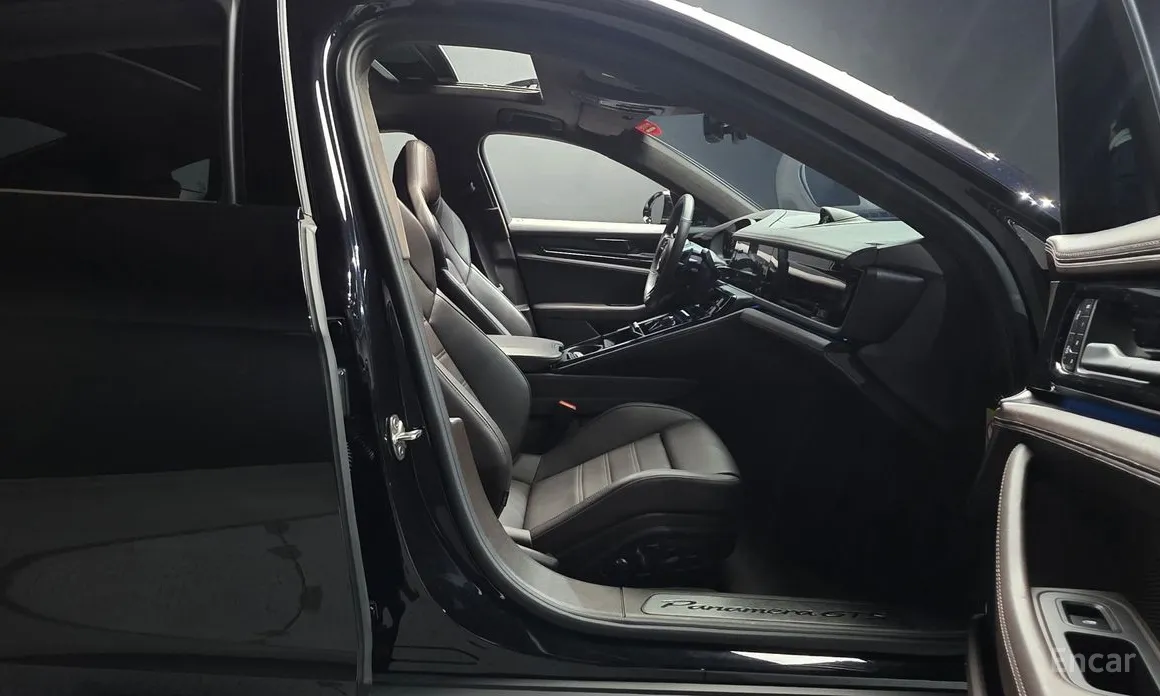 Фото 10 - Porsche Panamera