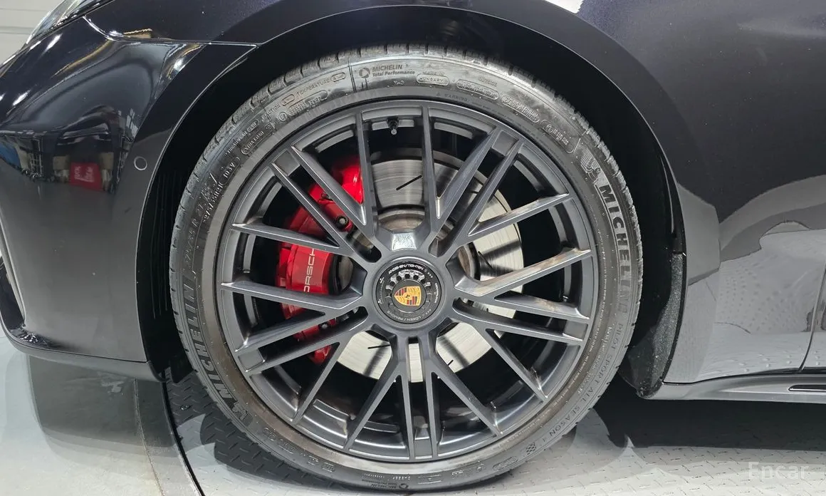 Фото 5 - Porsche Panamera