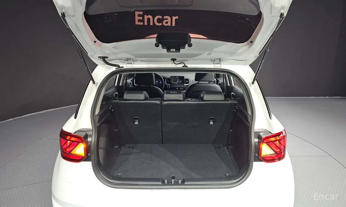 Фото 20 - Hyundai Venue