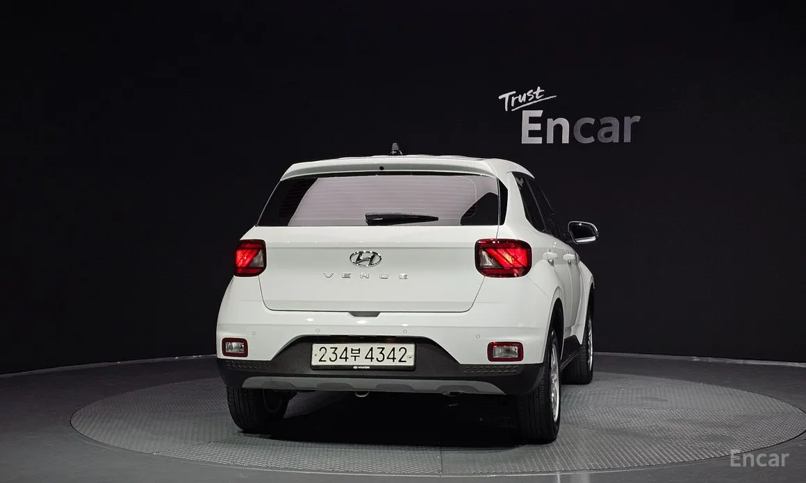 Фото 4 - Hyundai Venue