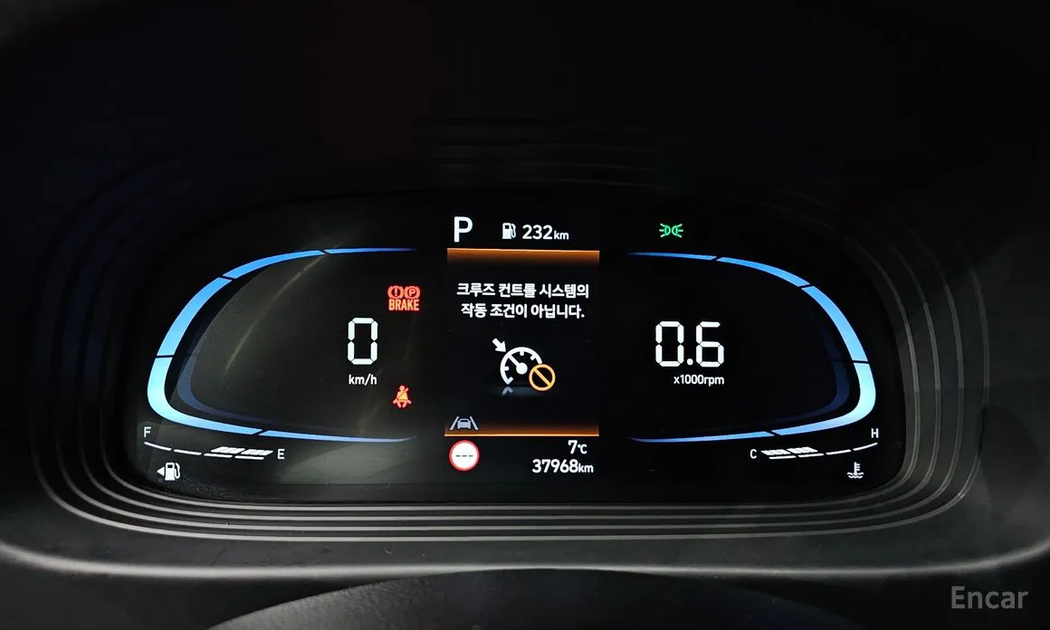 Фото 8 - Hyundai Venue