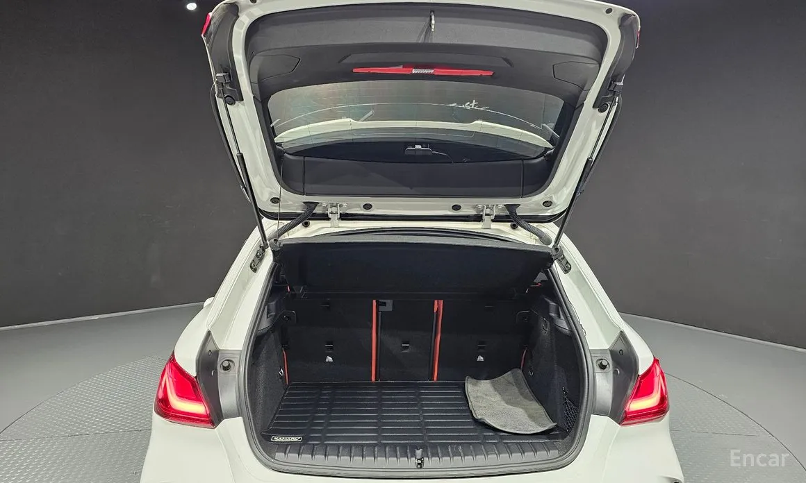 Фото 18 - BMW 1 Series