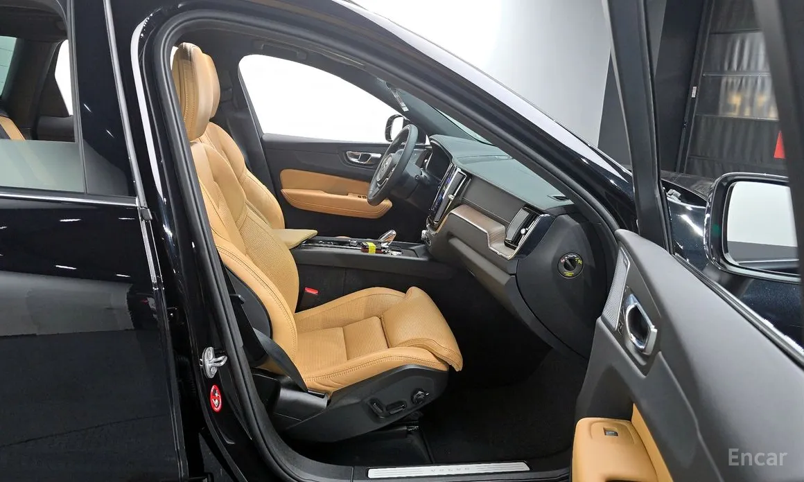 Фото 10 - Volvo XC60