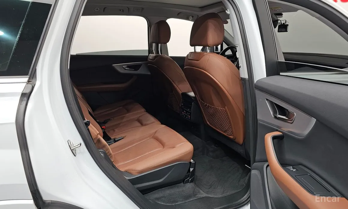 Фото 12 - Audi Q7