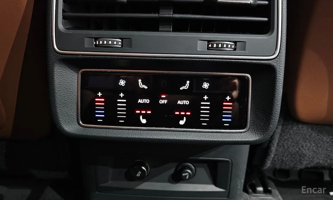 Фото 18 - Audi Q7