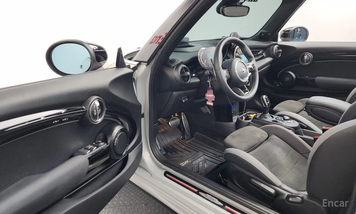 Фото 10 - Mini Cooper Convertible