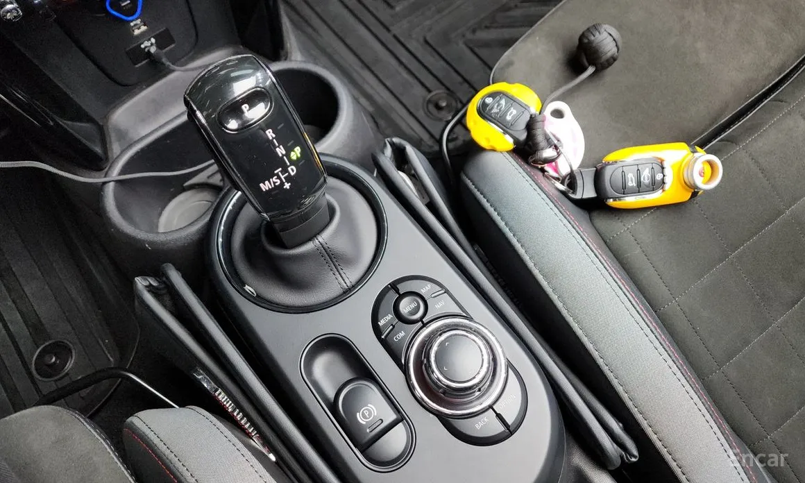 Фото 9 - Mini Cooper Convertible