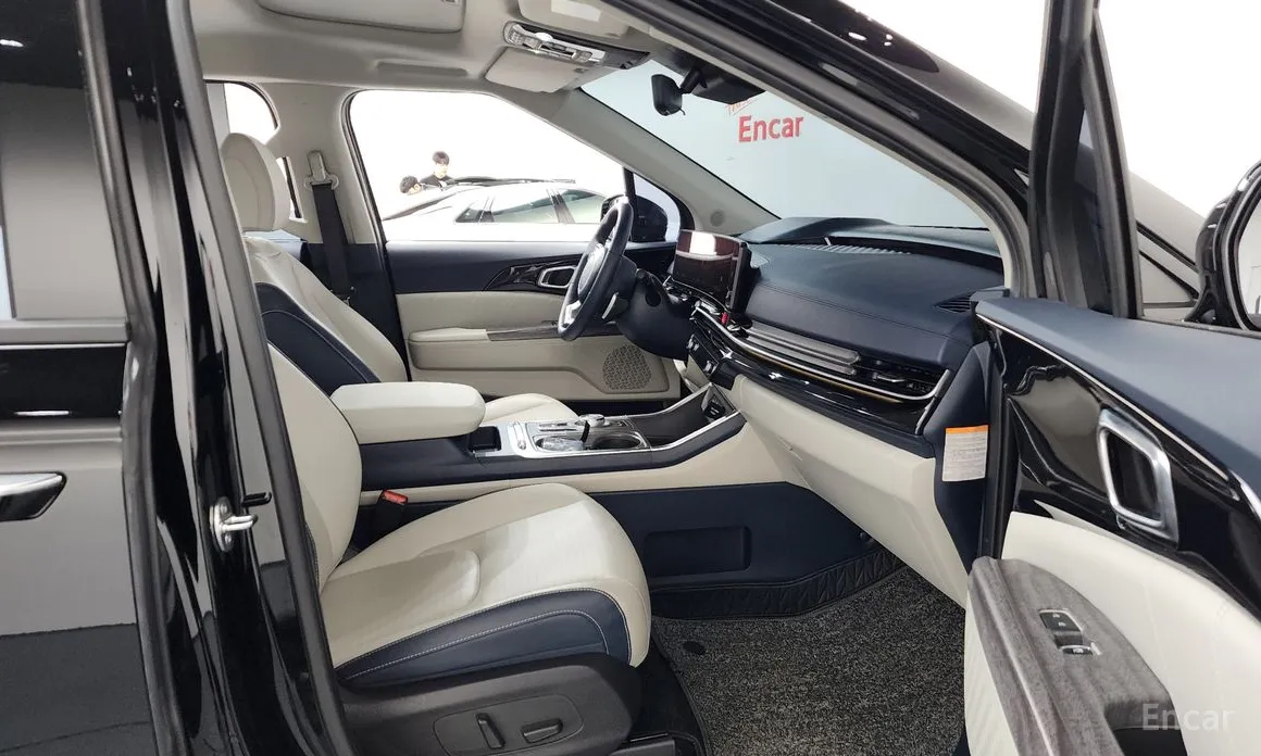 Фото 11 - Kia Carnival