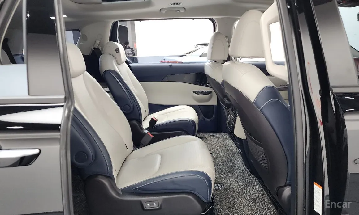 Фото 12 - Kia Carnival