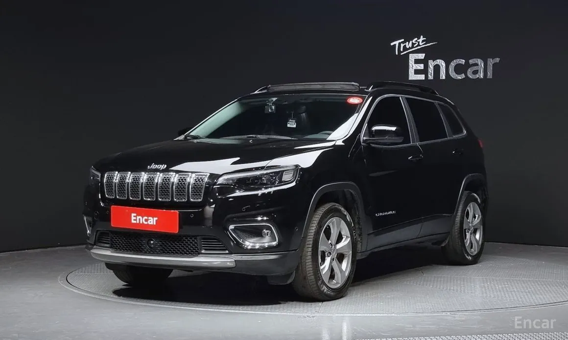 Фото 1 - Jeep Cherokee