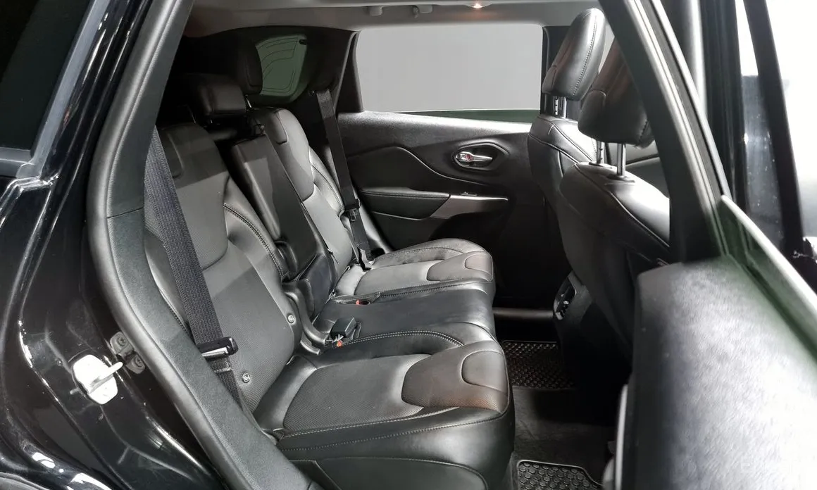 Фото 12 - Jeep Cherokee