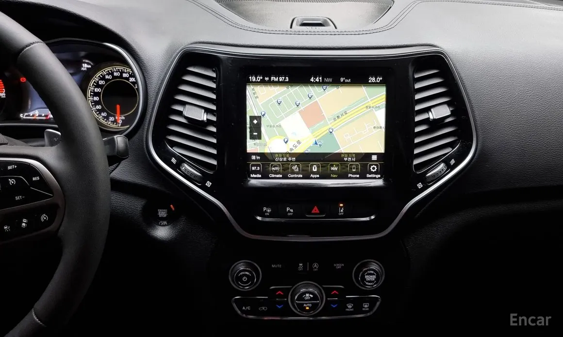 Фото 14 - Jeep Cherokee