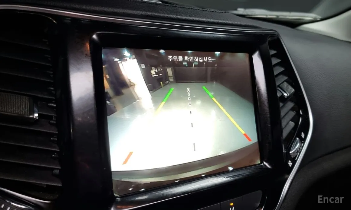 Фото 15 - Jeep Cherokee