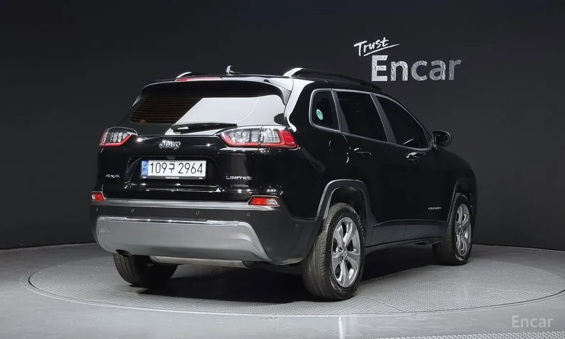 Фото 2 - Jeep Cherokee