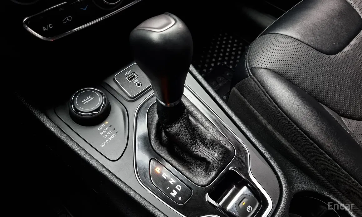 Фото 9 - Jeep Cherokee