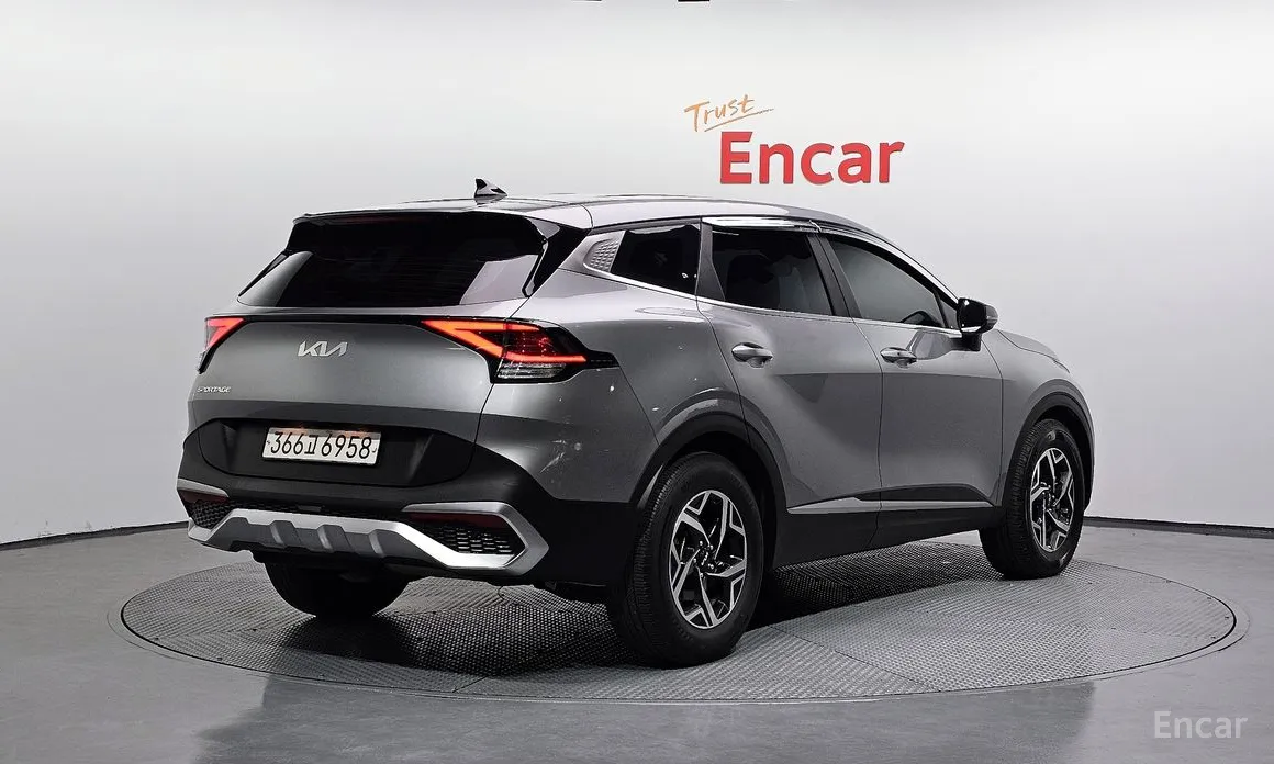 Photo 2 - Kia Sportage