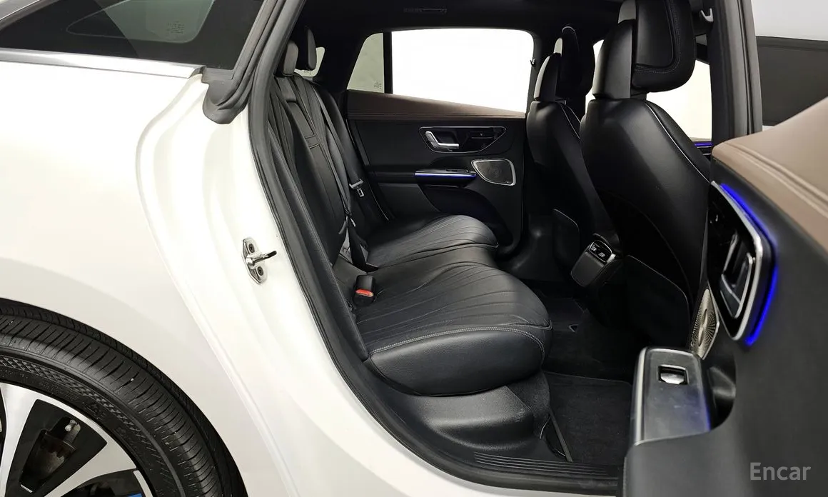 Фото 12 - Mercedes-Benz EQE