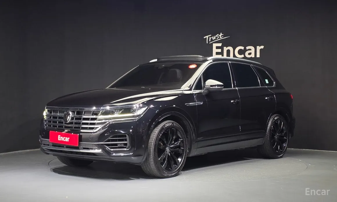 Фото 1 - Volkswagen Touareg