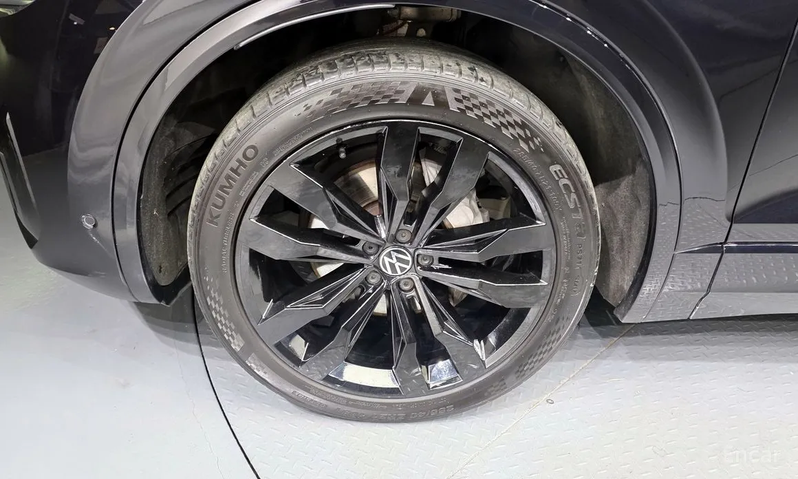 Фото 5 - Volkswagen Touareg