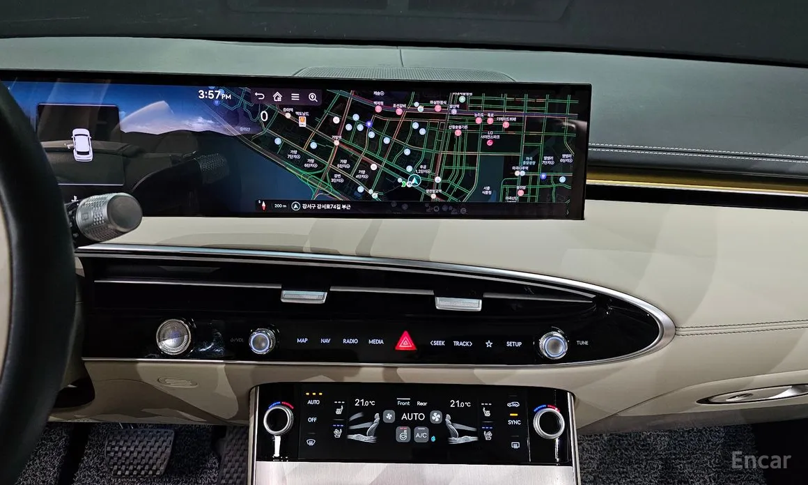 Photo 14 - Genesis GV70