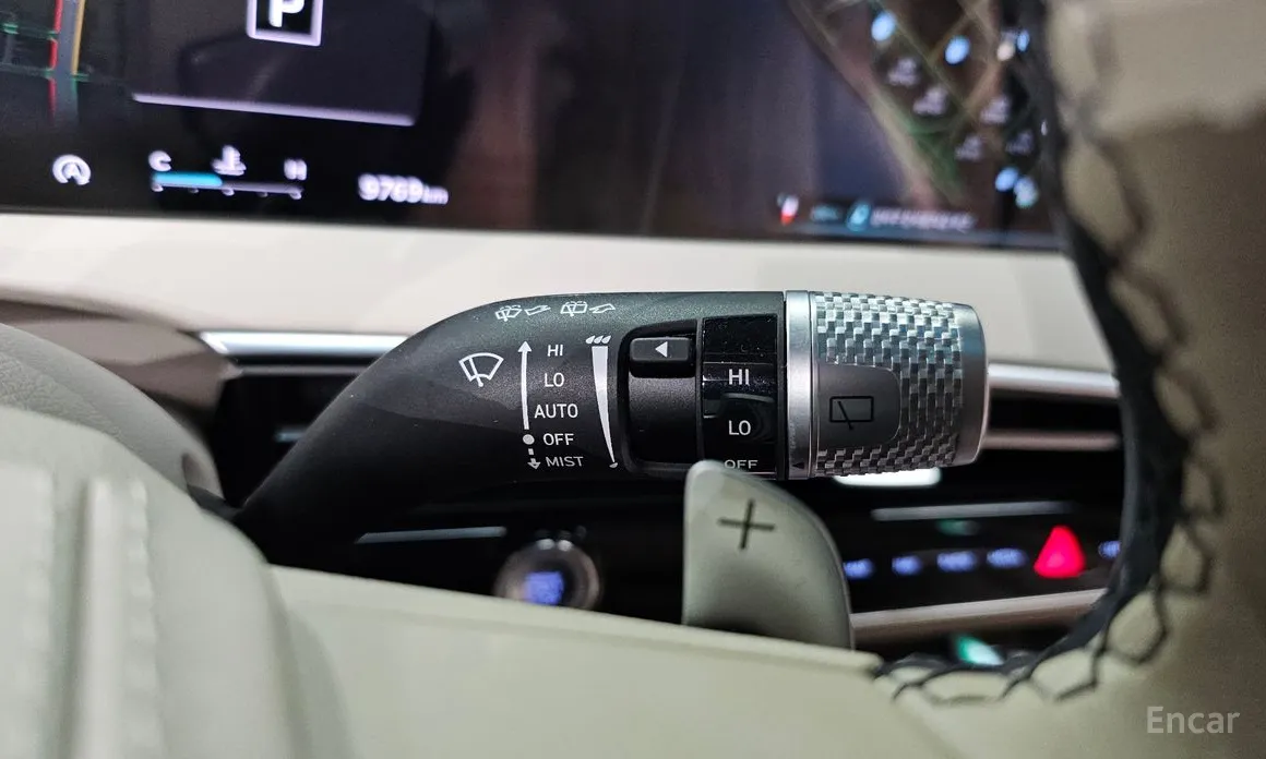 Photo 19 - Genesis GV70