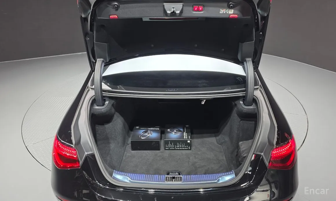 Фото 20 - Mercedes-Benz S-Class