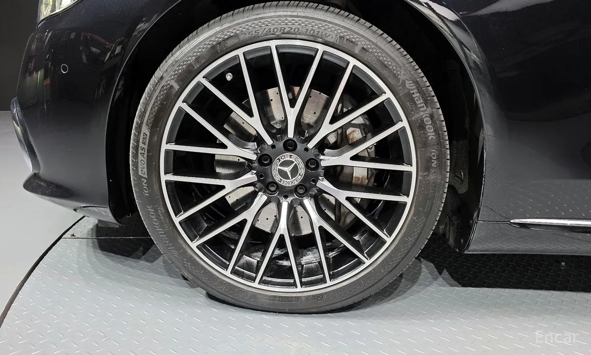 Фото 5 - Mercedes-Benz S-Class