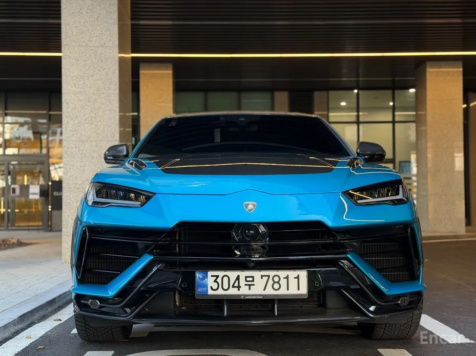 Фото 1 - Lamborghini Urus