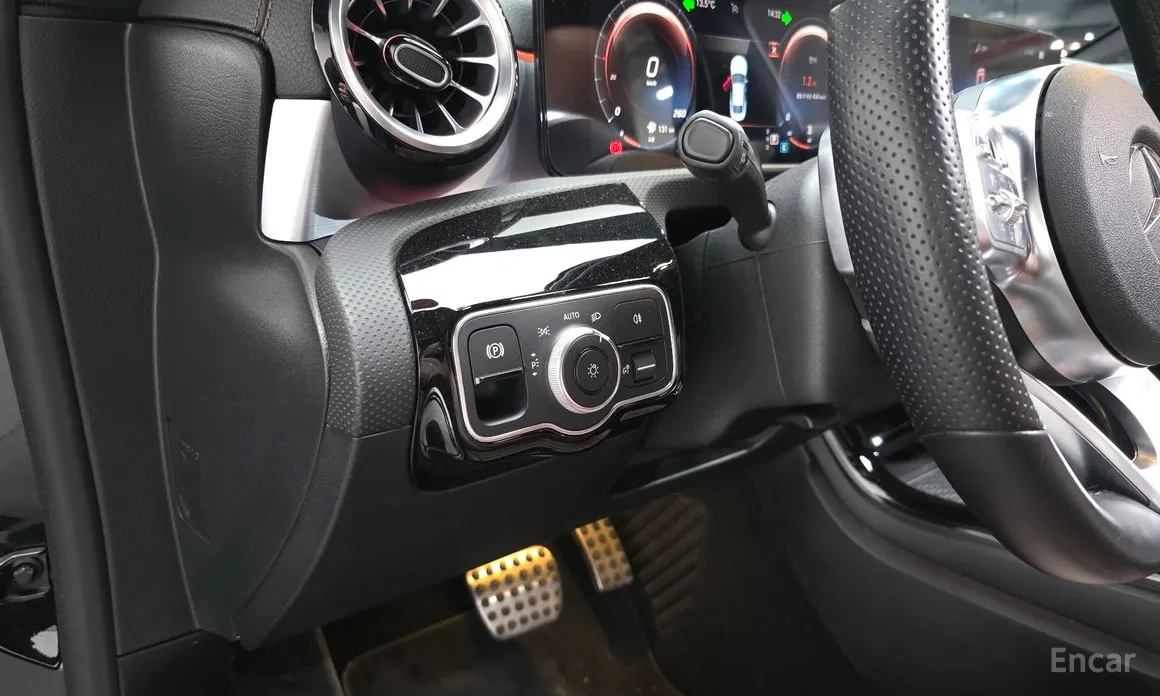 Фото 13 - Mercedes-Benz CLA-Class