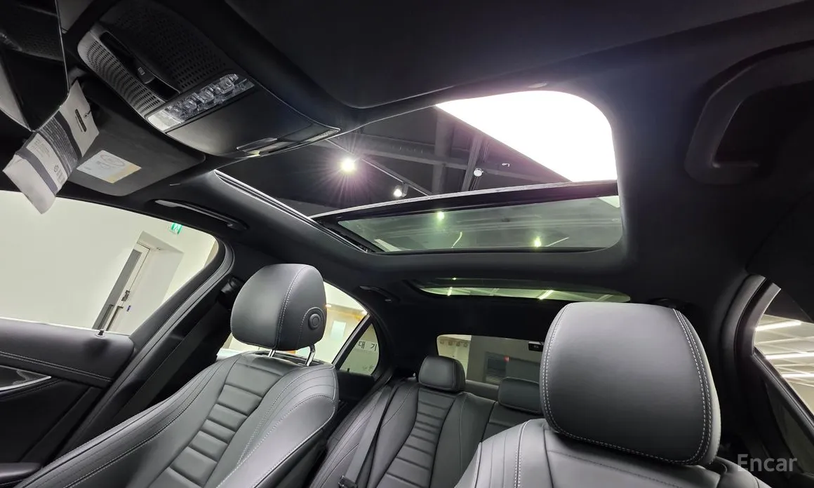 Фото 12 - Mercedes-Benz E-Class