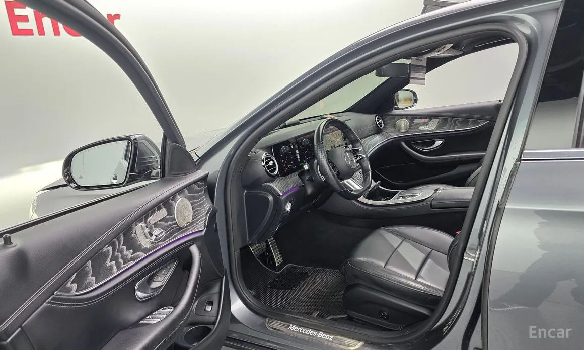 Фото 13 - Mercedes-Benz E-Class