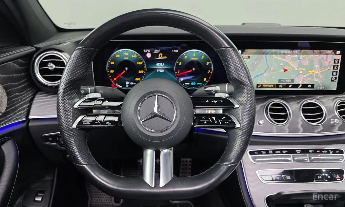 Фото 14 - Mercedes-Benz E-Class