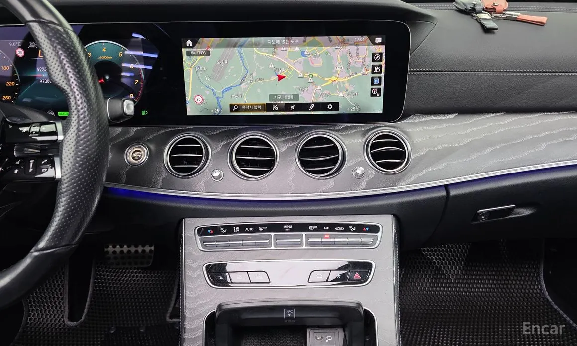 Фото 15 - Mercedes-Benz E-Class