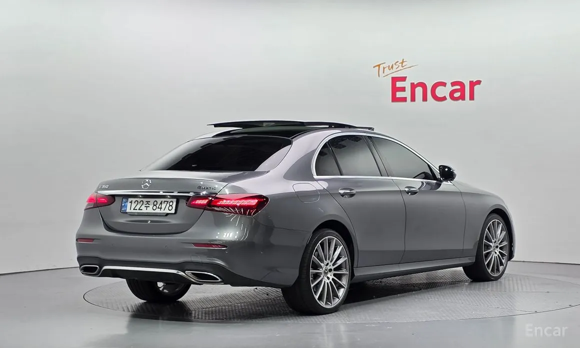 Фото 2 - Mercedes-Benz E-Class