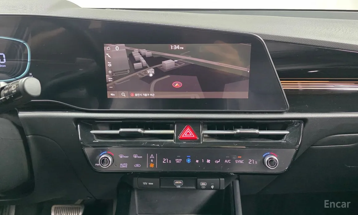 Фото 14 - Kia Niro