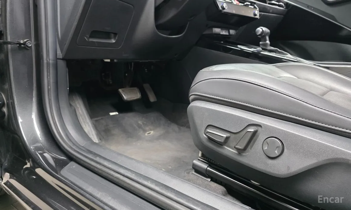 Фото 17 - Kia Niro