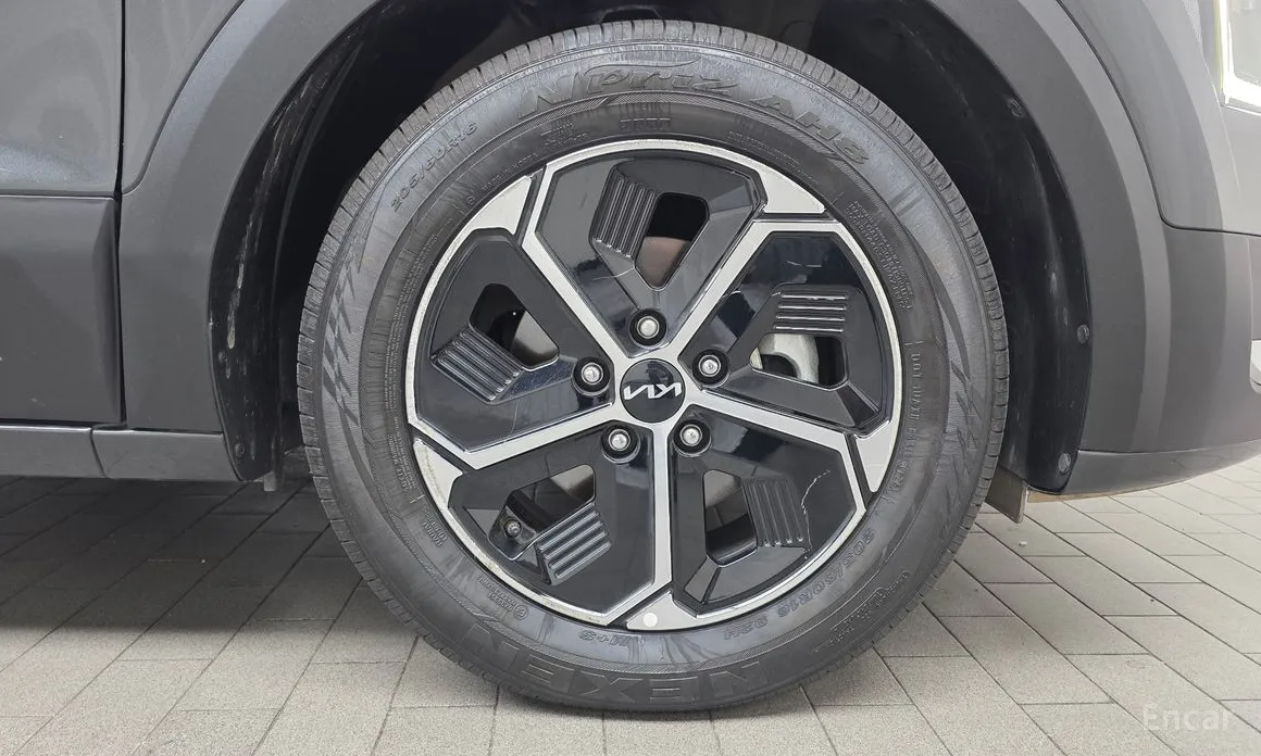 Фото 5 - Kia Niro