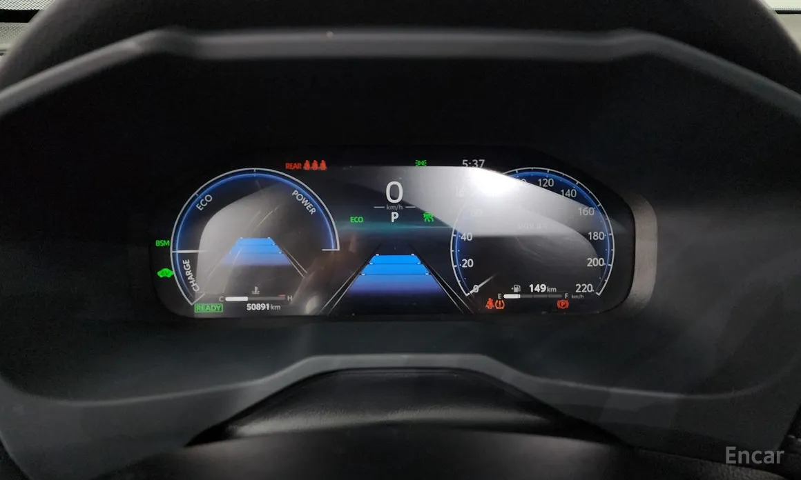 Фото 8 - Toyota RAV4