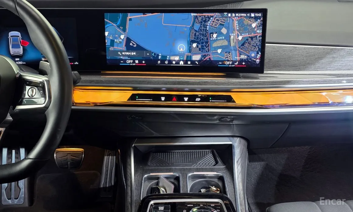 Фото 14 - BMW 7 Series