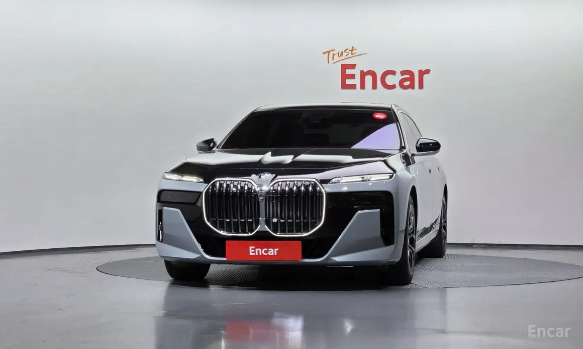 Фото 3 - BMW 7 Series