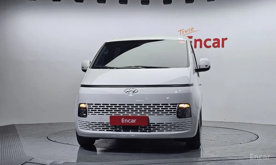 Фото 3 - Hyundai Staria