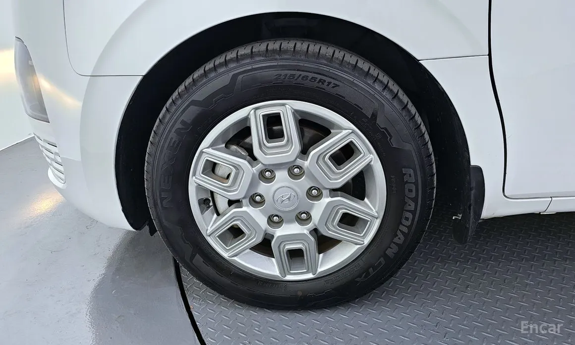 Фото 5 - Hyundai Staria