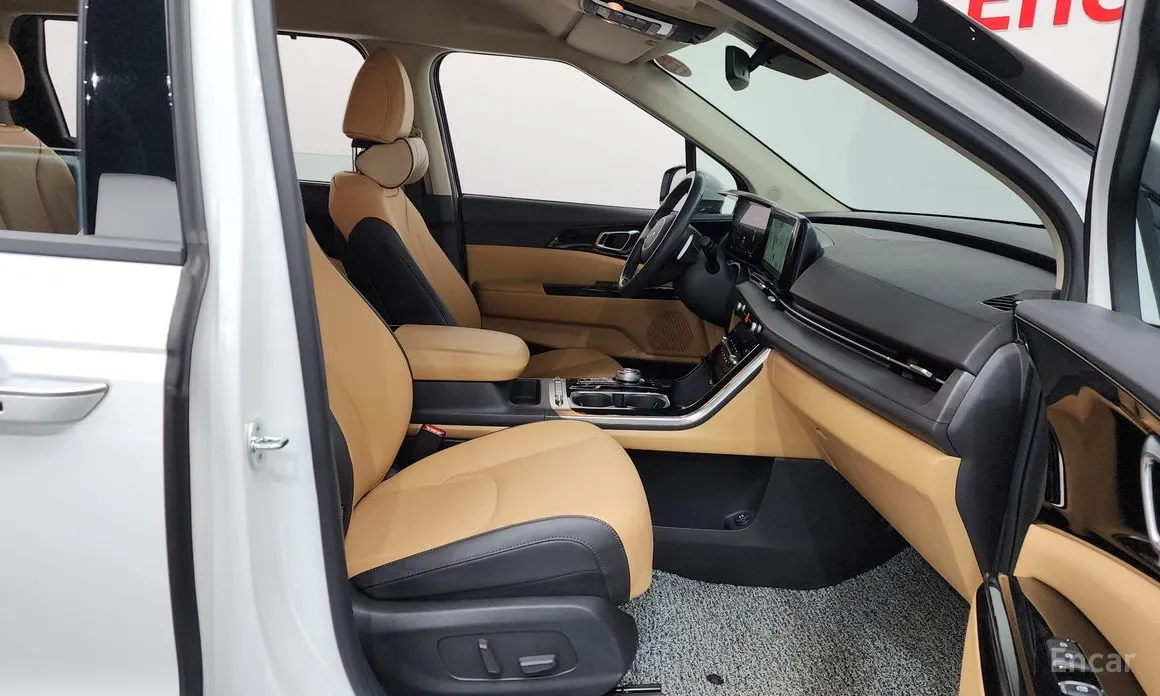 Фото 11 - Kia Carnival