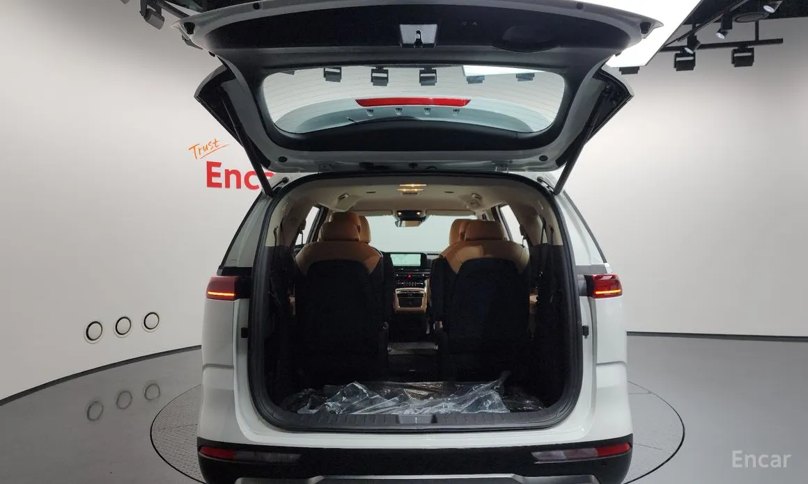 Фото 20 - Kia Carnival