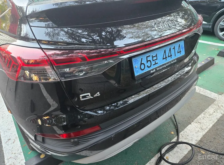 Фото 2 - Audi Q4 e-tron