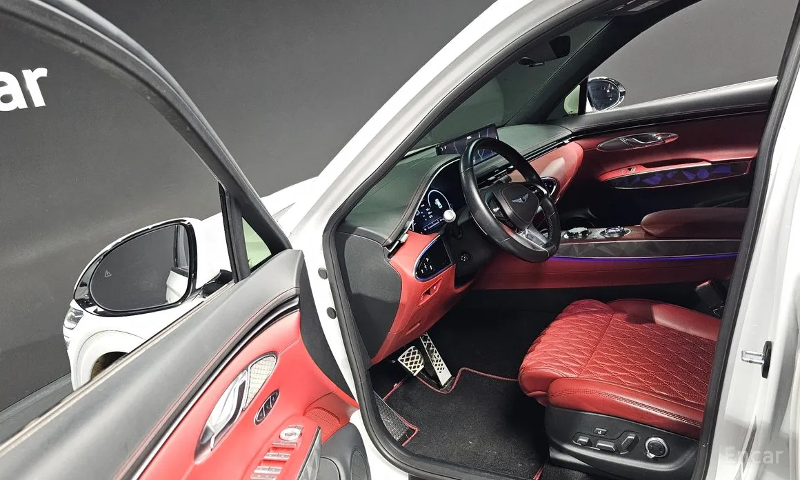 Фото 10 - Genesis GV70