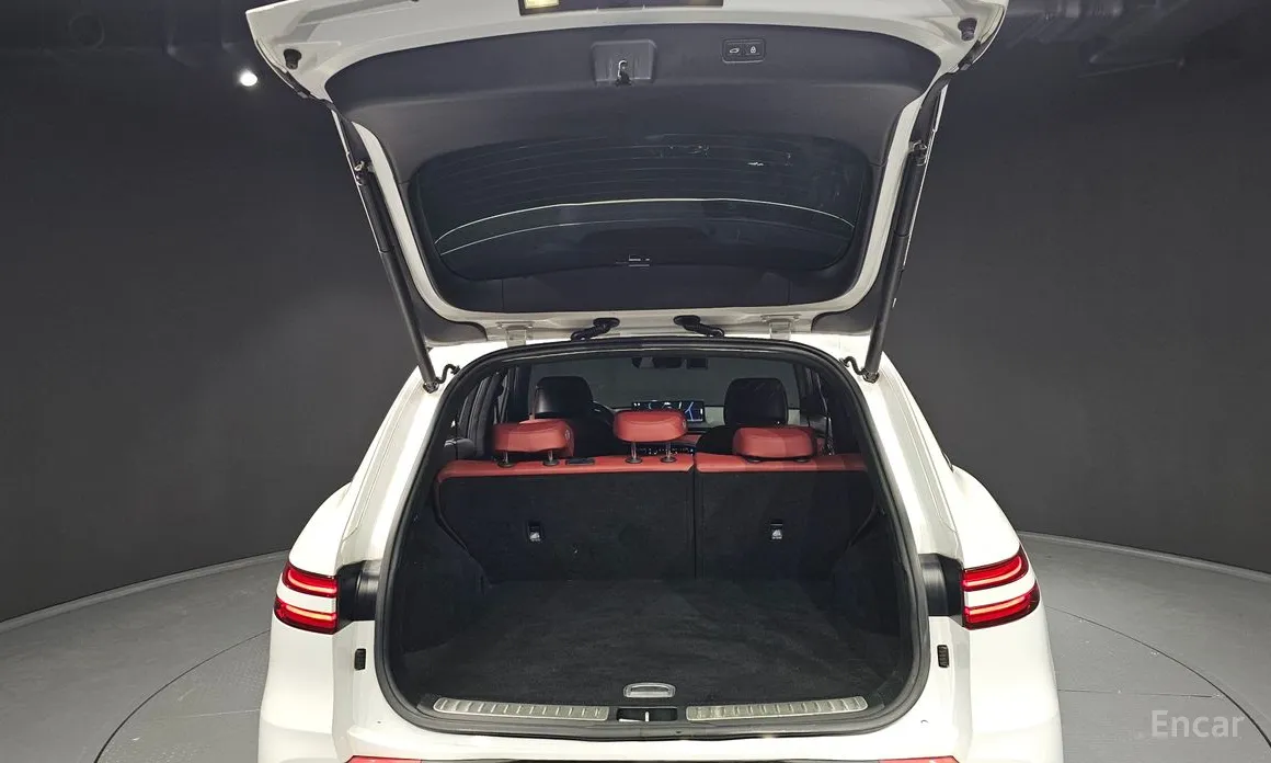 Фото 20 - Genesis GV70