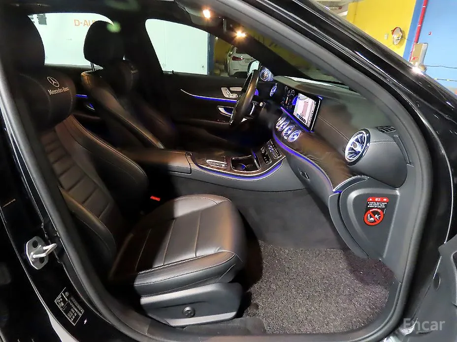 Фото 10 - Mercedes-Benz E-Class